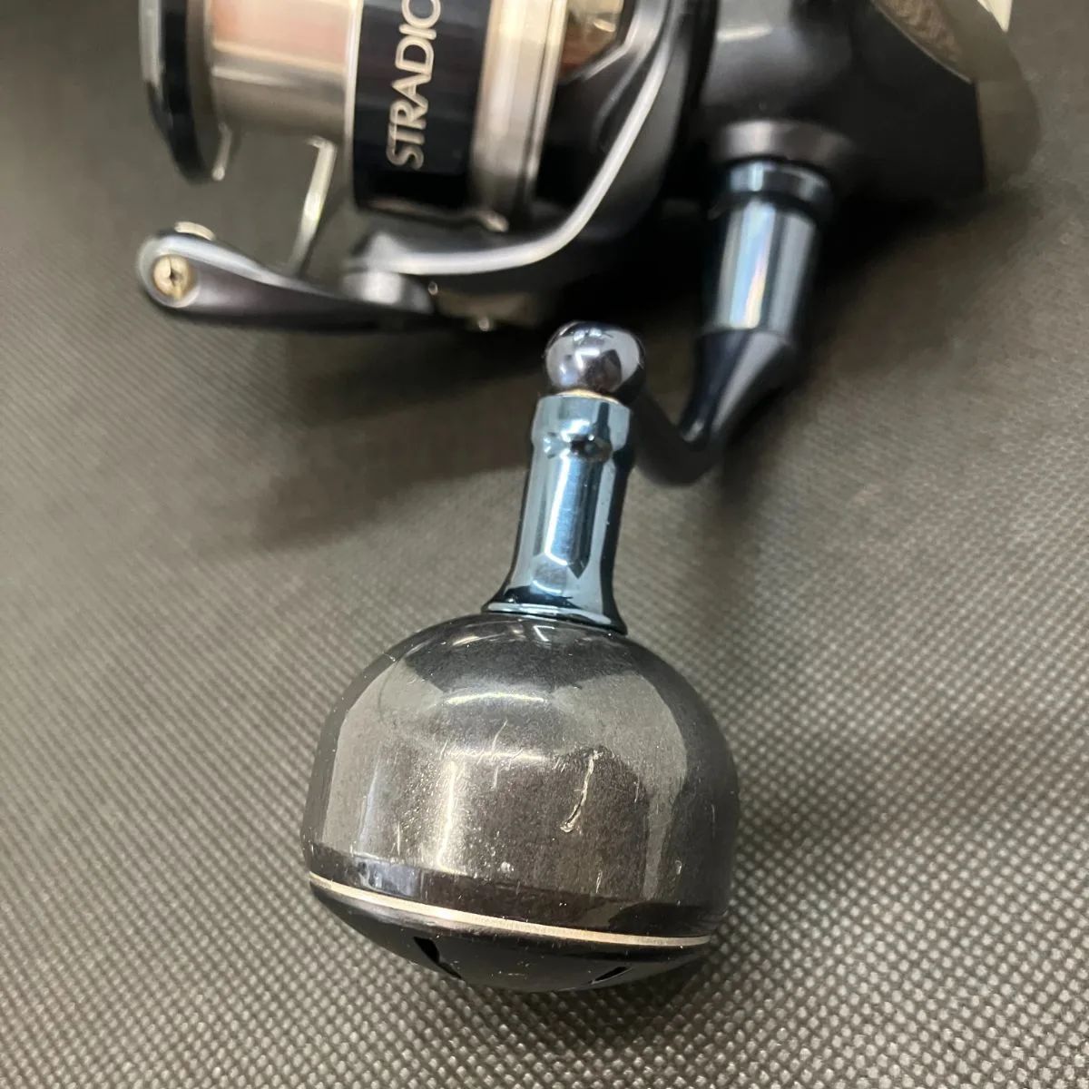 【併売】SHIMANO シマノ 20ストラディック SW4000HG スピニングリール【むつ73-0306】