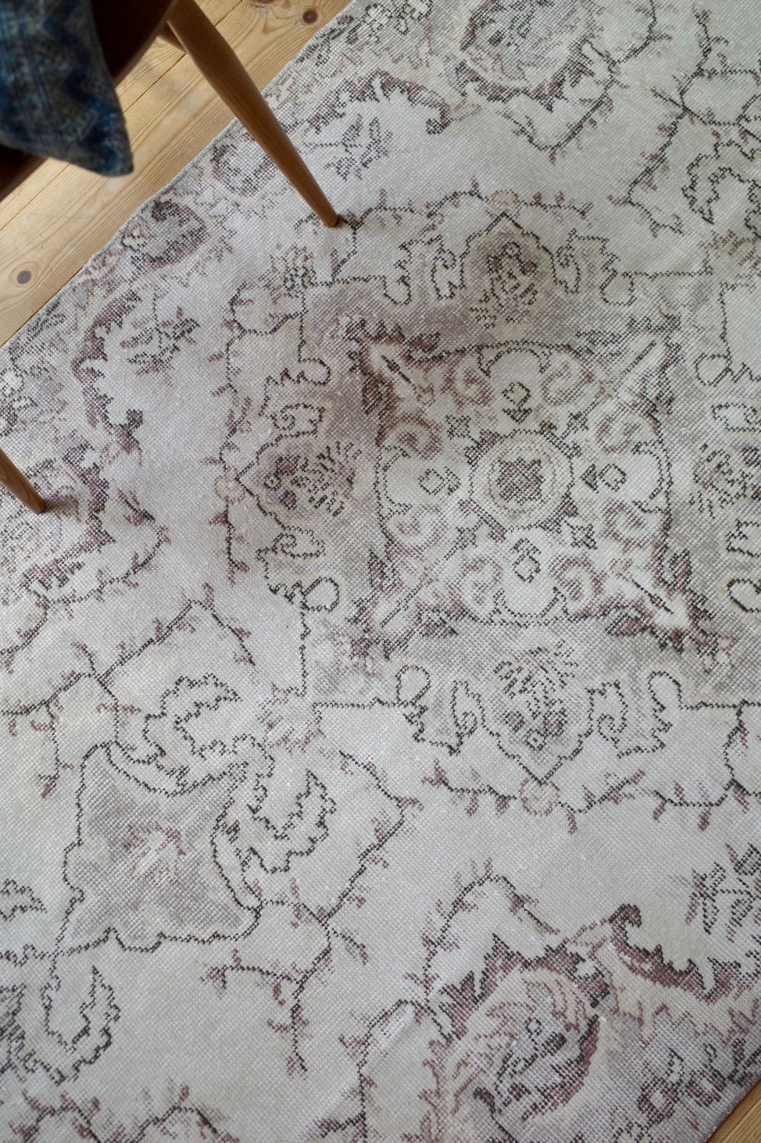 116×204クラシカルなメダリオン柄　くすみラベンダー　トルコヴィンテージラグ 116×204クラシカルなメダリオン柄 くすみラベンダー トルコ