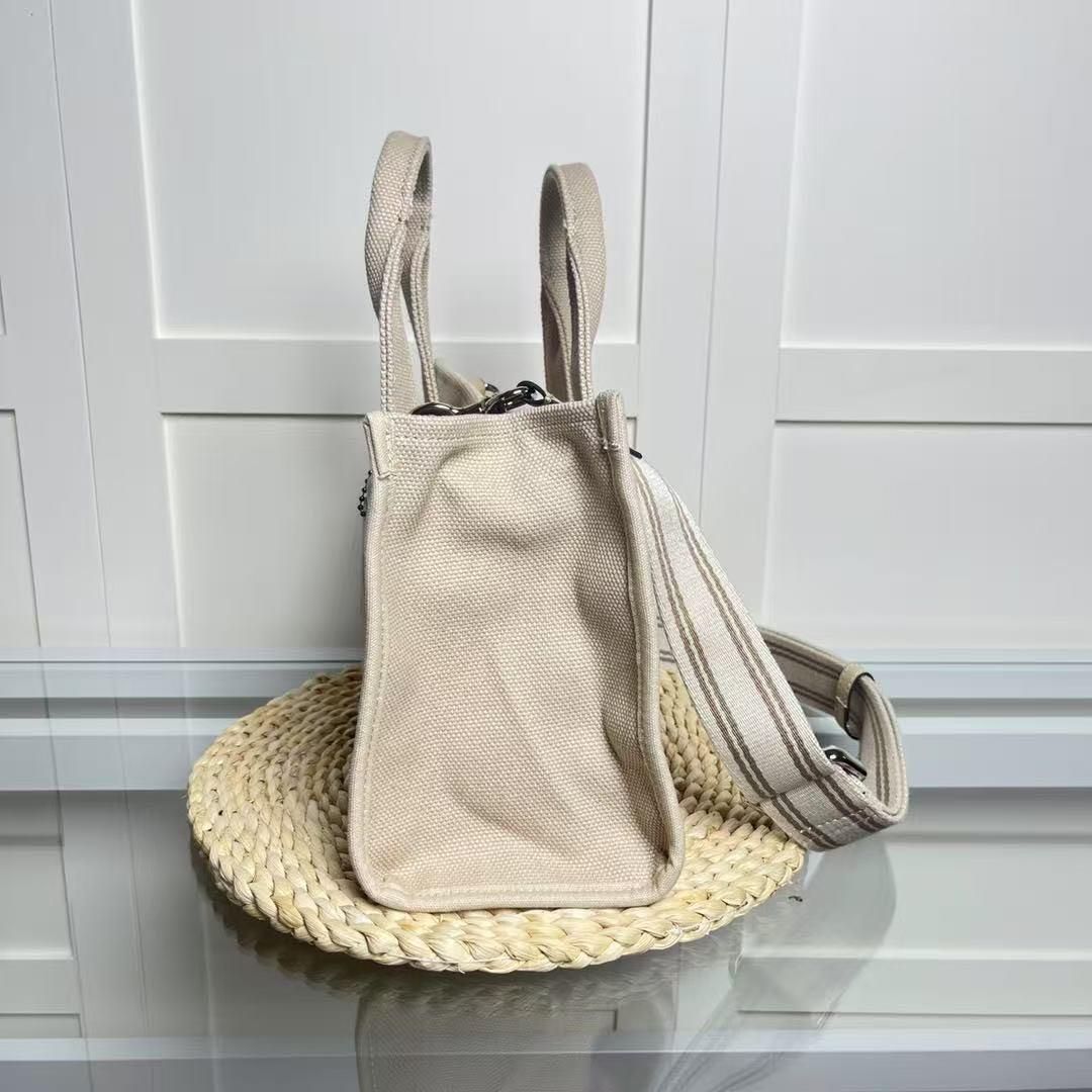 COACH ベージュ トートバッグ 2WAY ショルダーバック ロゴ刺繍 COACH ベージュ トートバッグ 2WAY ショルダーバック ロゴ刺繍