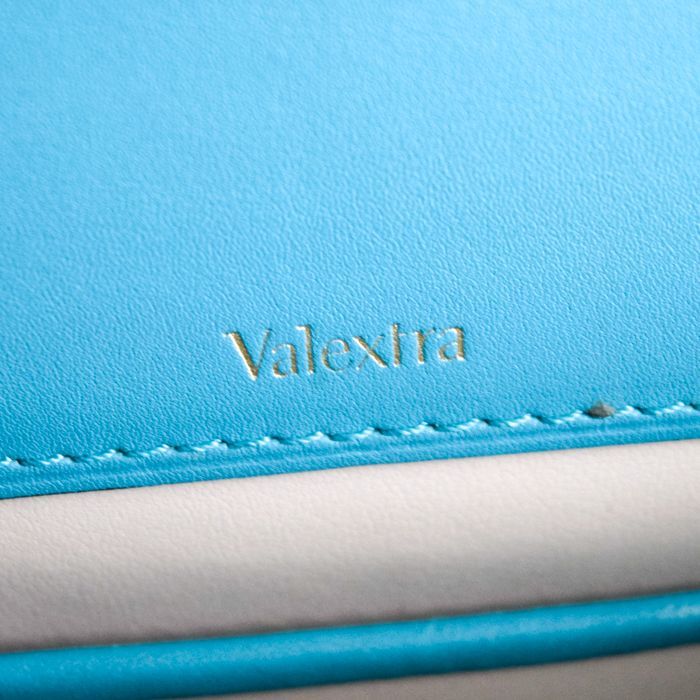 ヴァレクストラ Valextra ミニ イジィデ ソフトカーフスキン (レザー