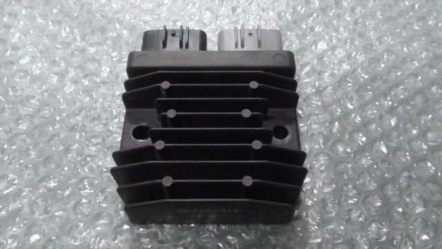 CB400X　NC47-1100xxx　の　レギュレター　:#1741310898