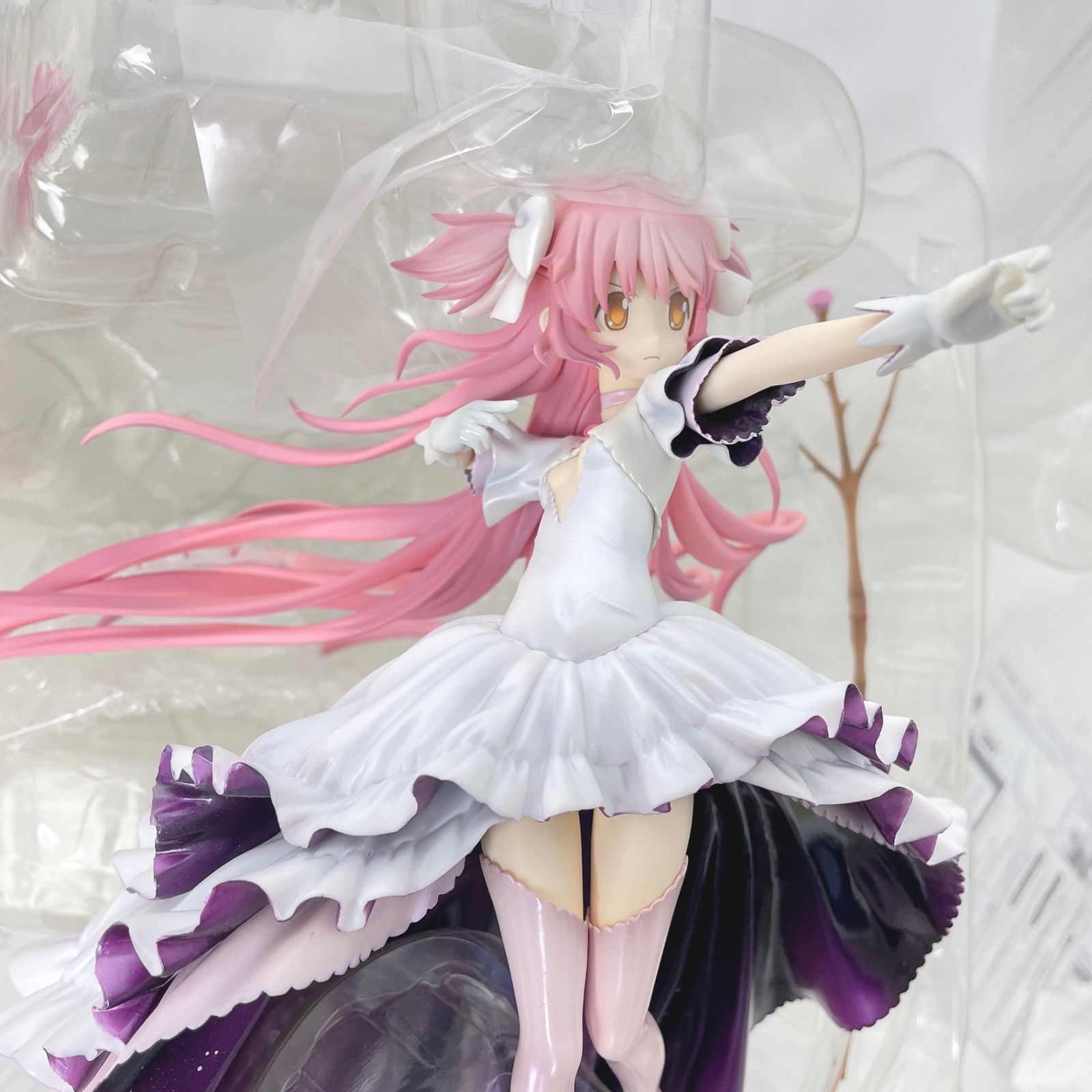 アルティメットまどか 「魔法少女まどか☆マギカ」 1/8 PVC製塗装済完成品 Amazon.co.jp: 魔法少女まどか☆マギカ アルティメットまどか (1