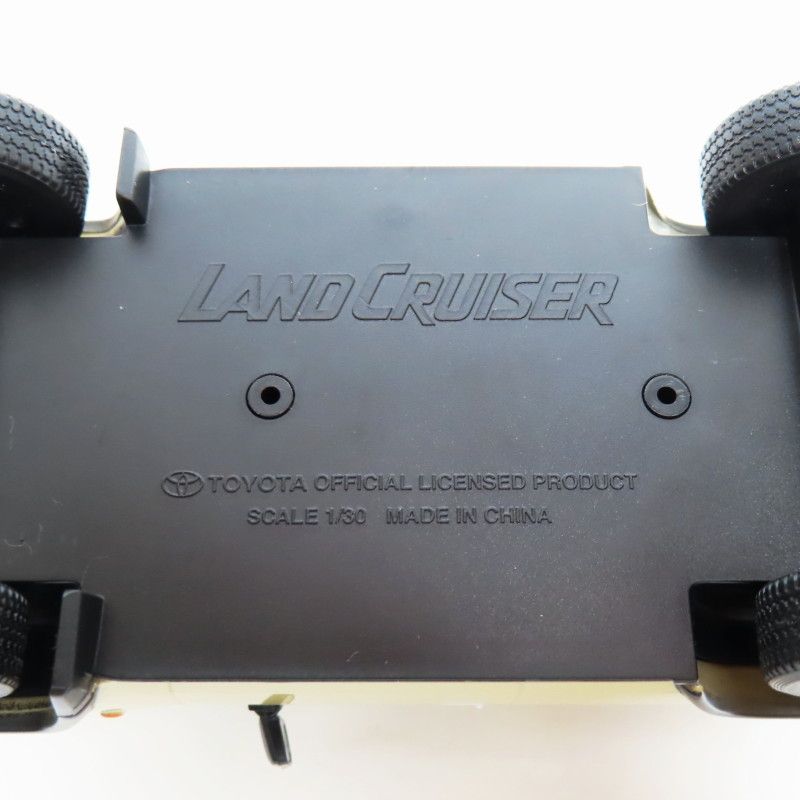 K12-s045 非売品 1/30 トヨタ ランドクルーザー 70 ベージュ 色