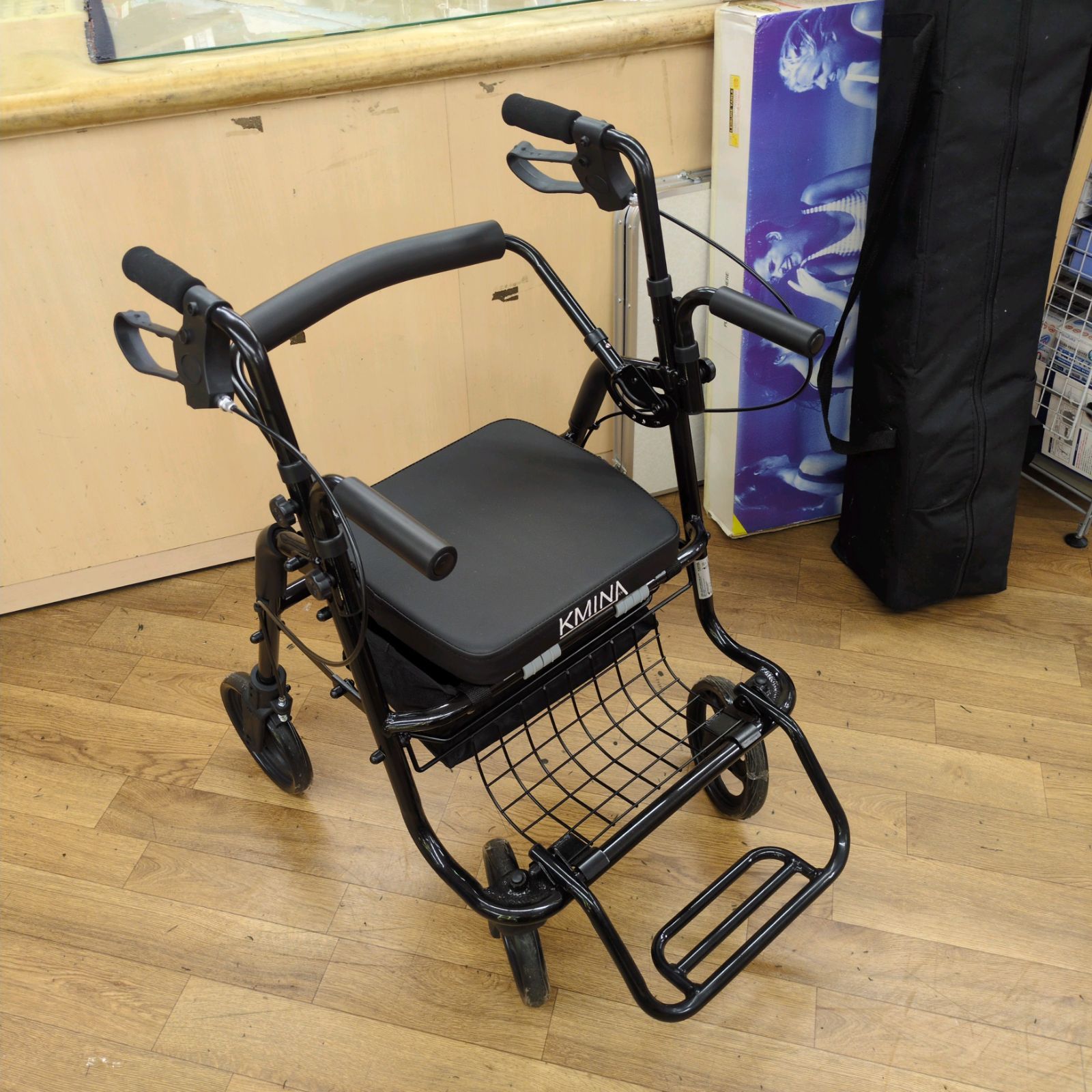 比較的キレイ シート付き歩行器