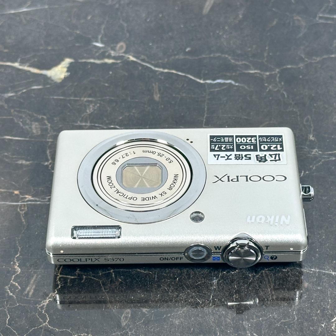 カメラ 美品 COOLPIX S570 シルバー 即日発送 Nikon デジカメ デジタル