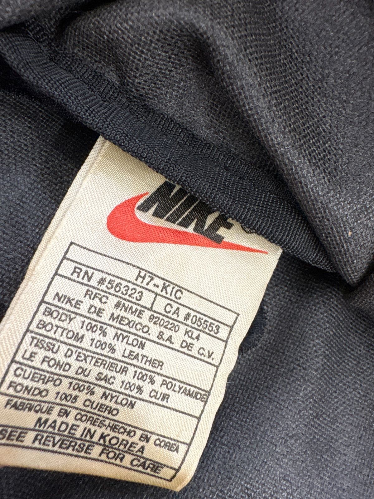 90s Nike リュック 底スウェード 黒 - メルカリ