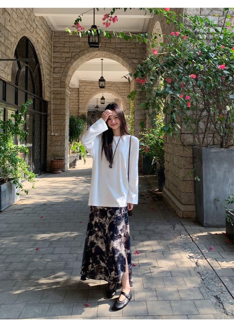 春のお出かけにぴったり♪花柄×スリットロングスカート