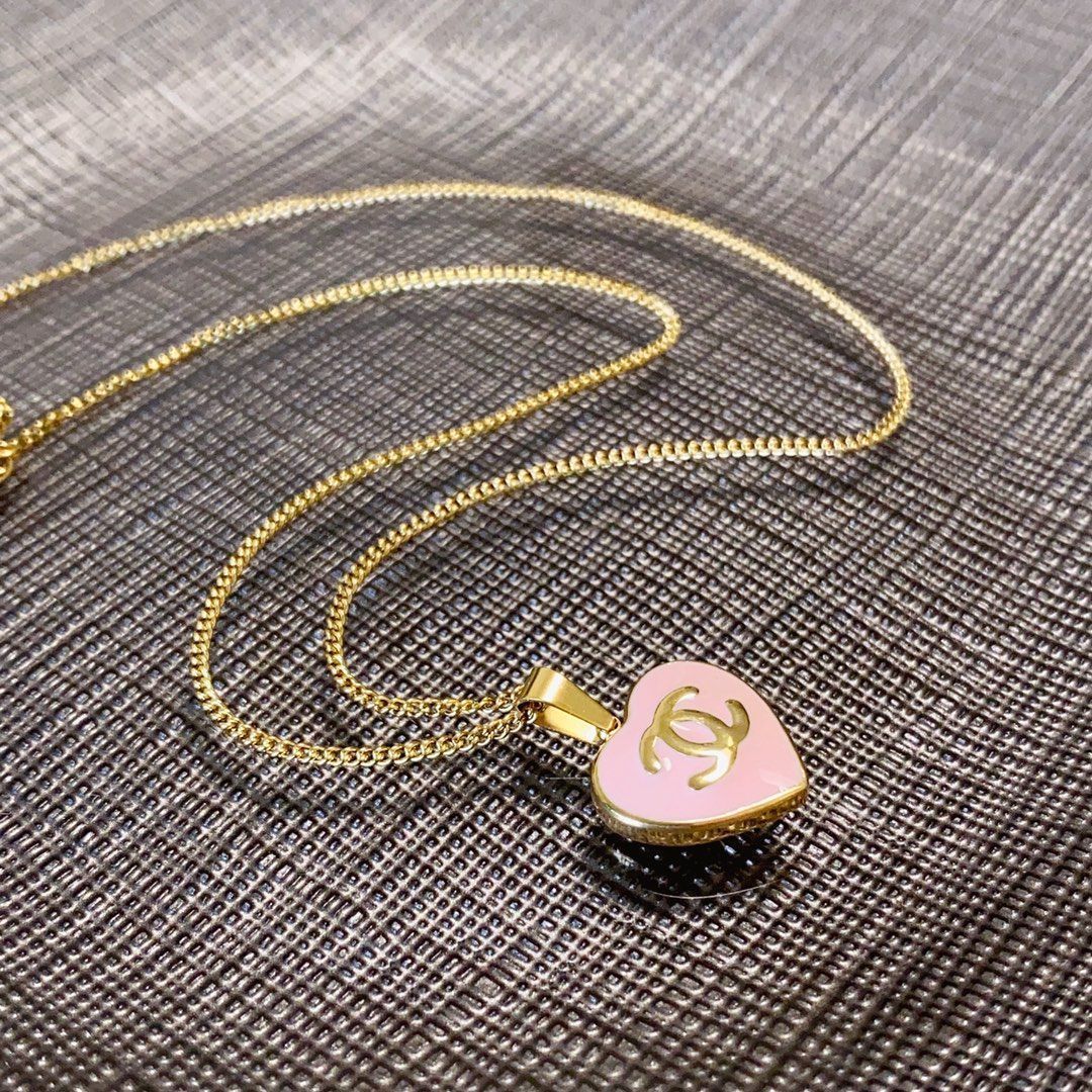 限定♡【CHANEL】ピンクチャーム付きネックレス 今日特価】CHANEL 最新ダブル C ピンクハートネックレス 送料