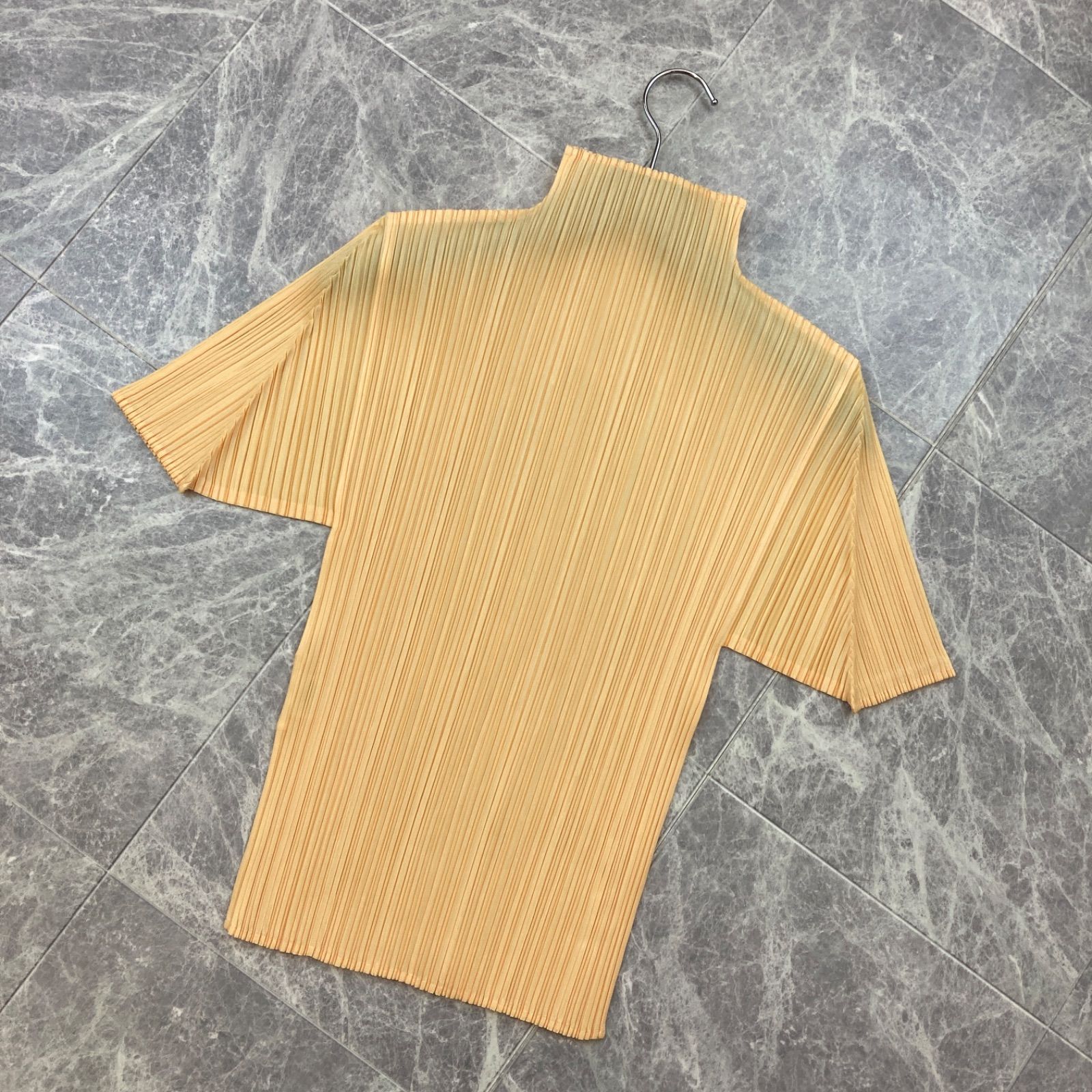 【美品】プリーツプリーズ 半袖 ハイネック カットソー Tシャツ 3 アイボリー ✨美品✨ PLEATS PLEASE プリーツプリーズ ハイネック 半袖