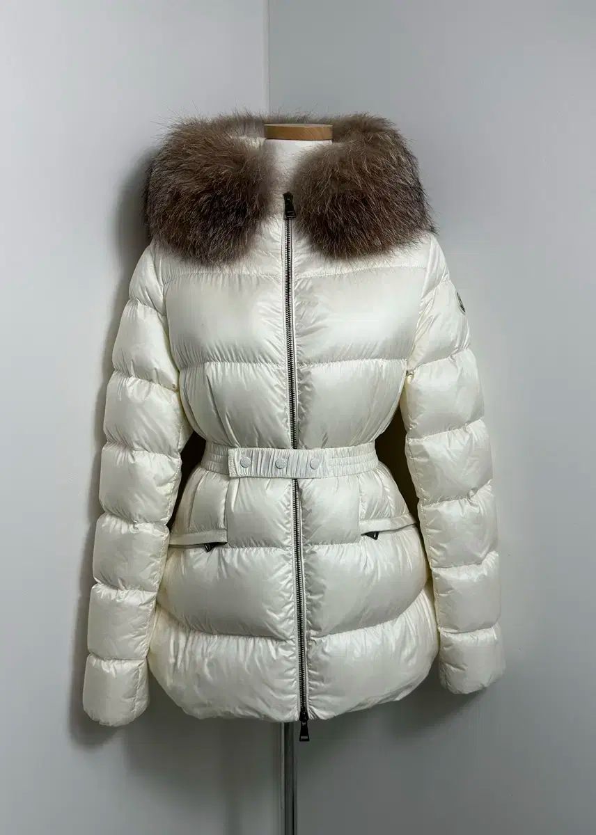 1 22FW MONCLER モンクレール ボード 白 a ー 18