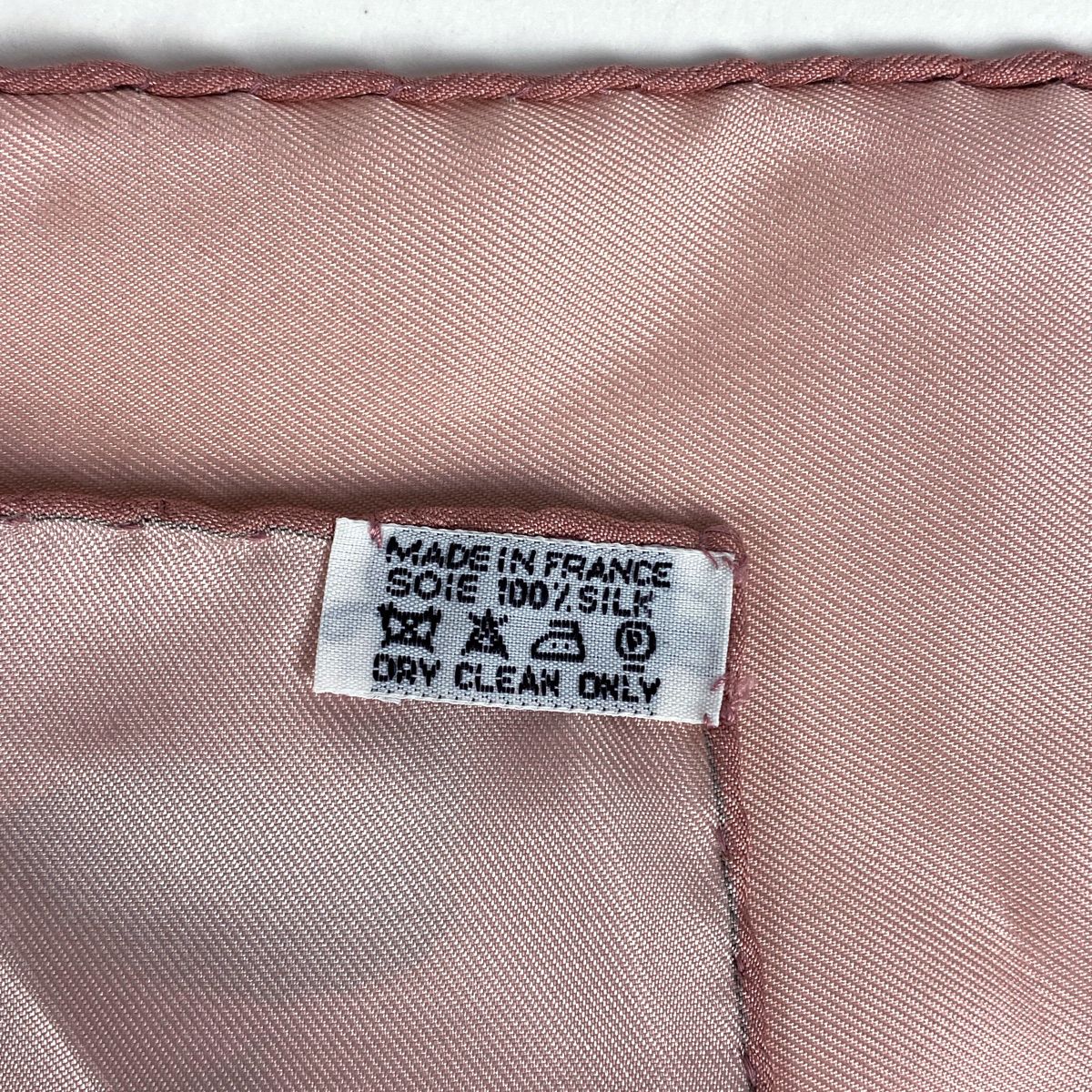 エルメス HERMES カレ 90 AU COEUR DES BOIS 森の中で スカーフ