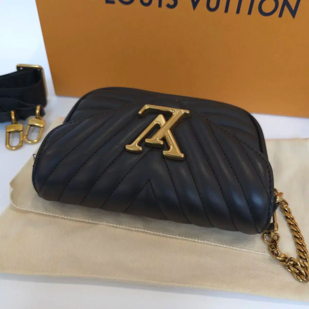 ルイ・ヴィトン ニューウェーブ マルチポシェット Louis Vuitton(ルイヴィトン) ニューウェーブ マルチ ポシェット