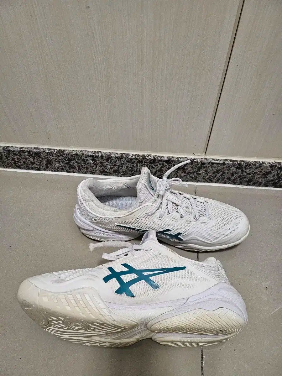 Asics アシックス