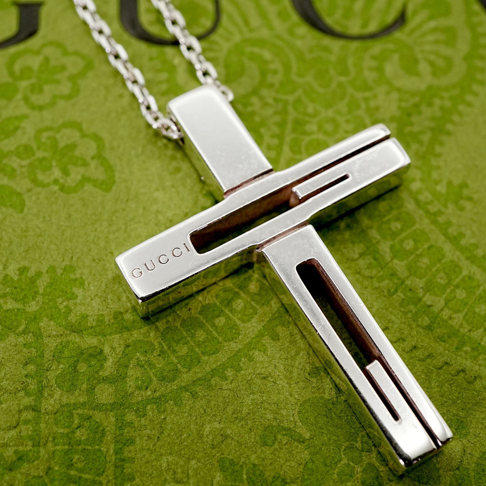 グッチ カットアウトG クロス ペンダント ネックレス 24-3494S
