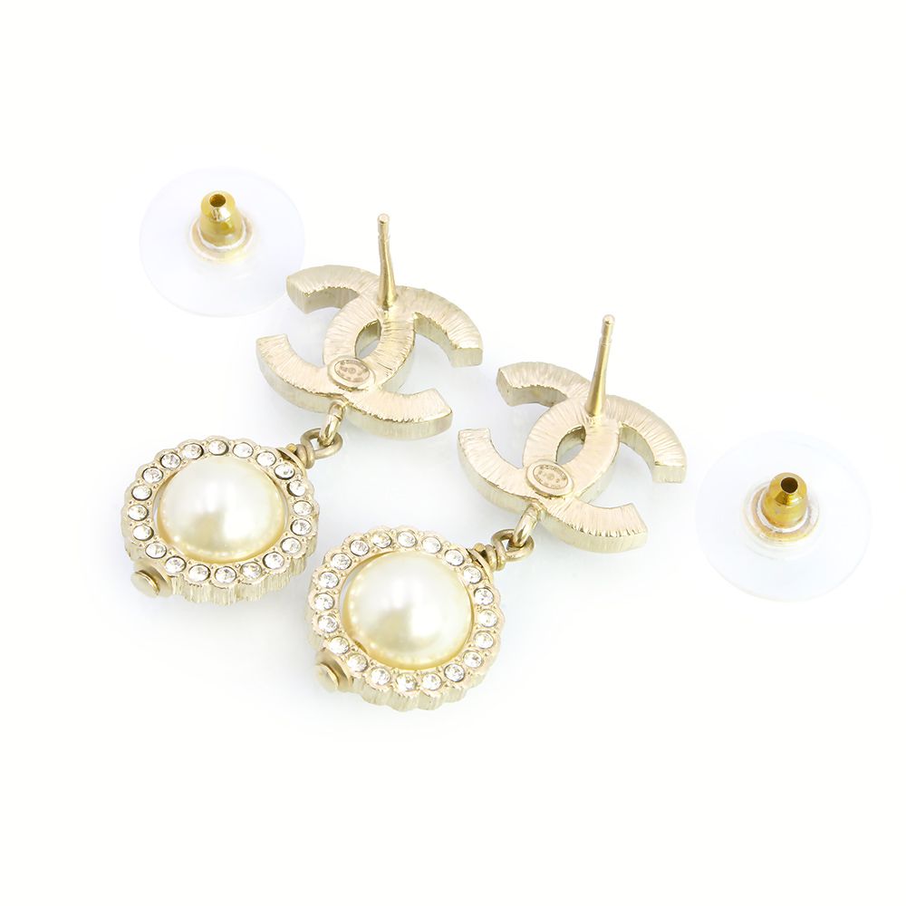 ★CHANEL シャネル★パールピアス/シャンパンゴールド★本物保証国内正規品★ 楽天市場】≪新品≫CHANEL シャネル CCマーク ラインストーン