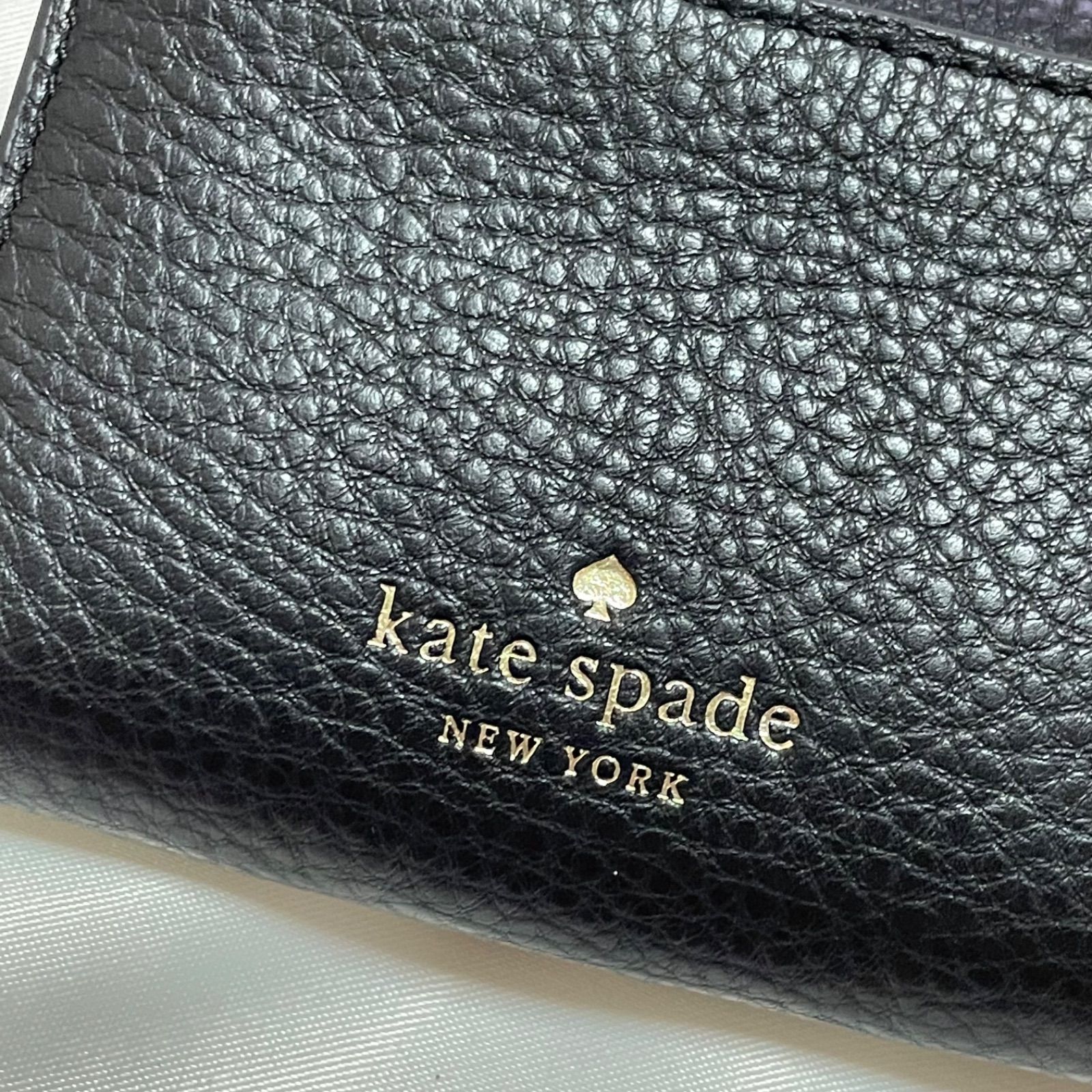 日本製】 ケイトスペード kate spade フラップ 折り財布 黒 ブラック