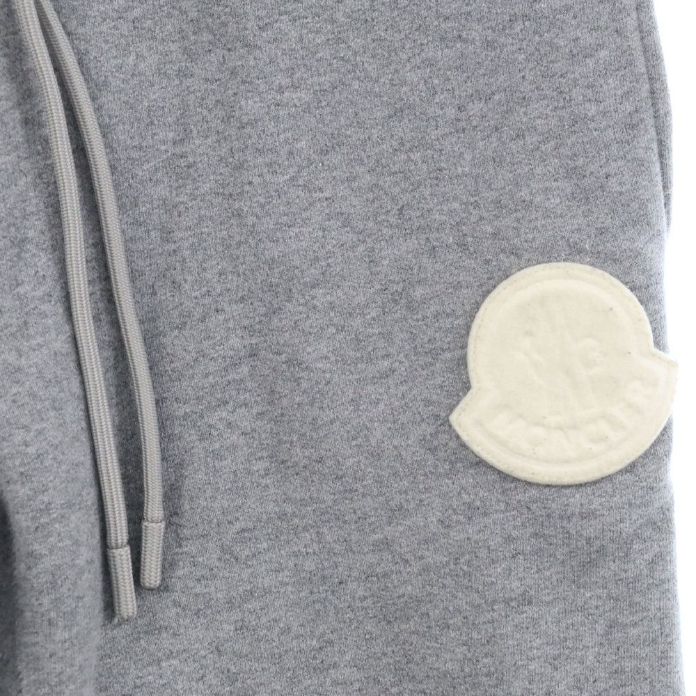 MONCLER モンクレール REGULAR PANTS ロゴワッペン リブ スウェットパンツ グレー MONCLER (モンクレール) REGULAR PANTS ロゴワッペン リブ スウェット