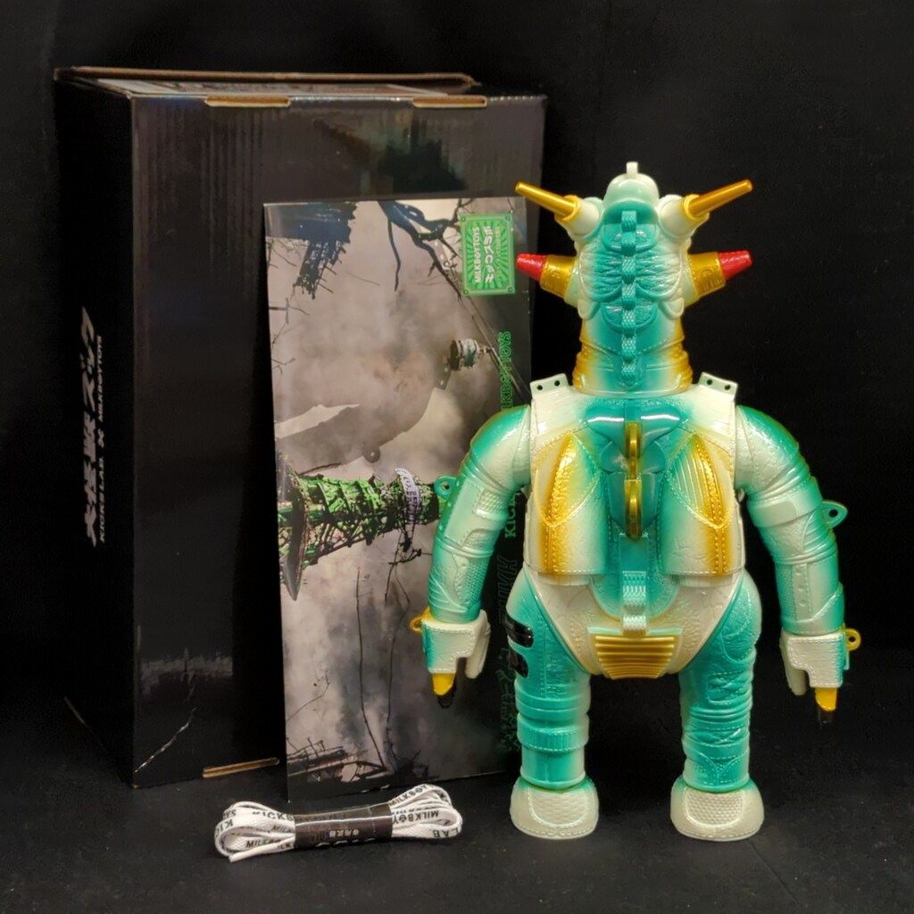 KICKS LAB. × MILKBOYTOYS 大怪獣 ズック 1st 白成型/緑/黄色/金