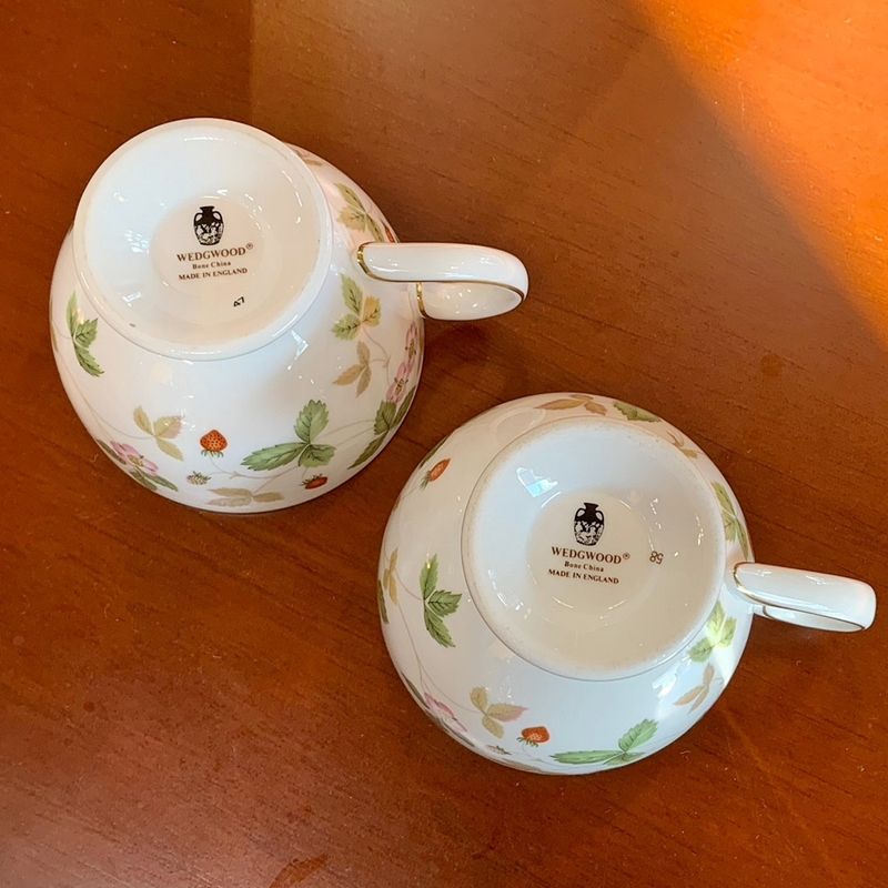 WEDGWOOD ウェッジウッド ワイルドストロベリー 黒壺 カップ＆ソーサー