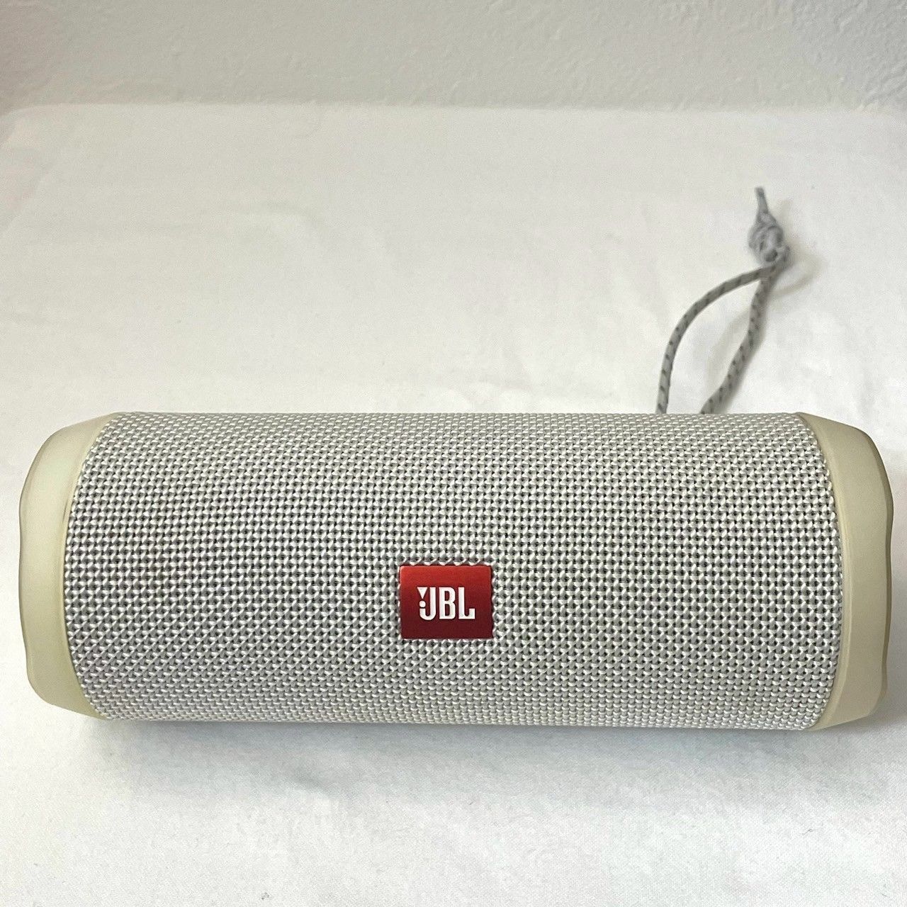 良品】JBL/FLIP4/Bluetoothスピーカー/ホワイト/箱/付属品完備