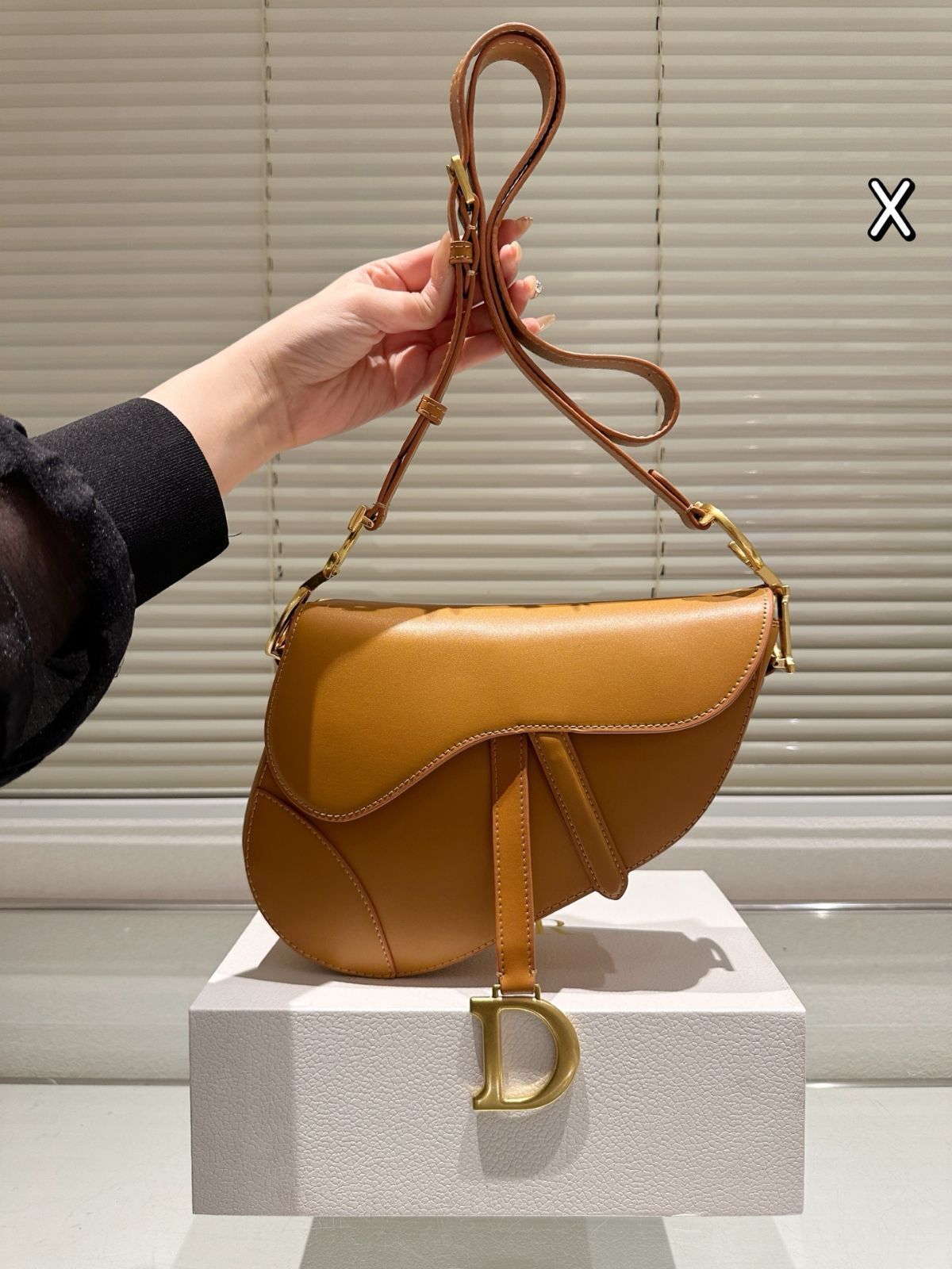 今日 Dior Summer Wave2 Hb ブルースムースカフスキン フラップサドルバッグ-MM輸入1