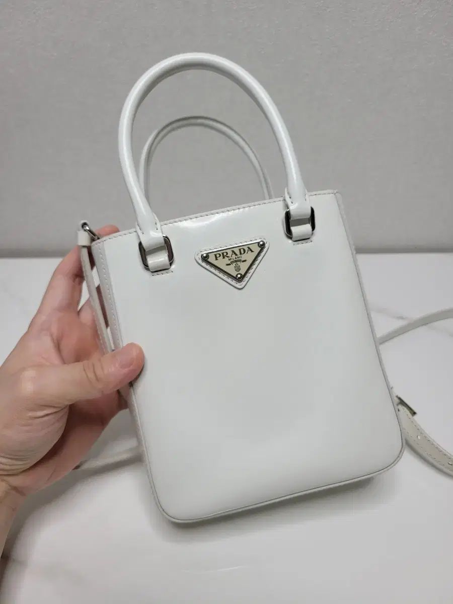 プラダ ブラッシュド