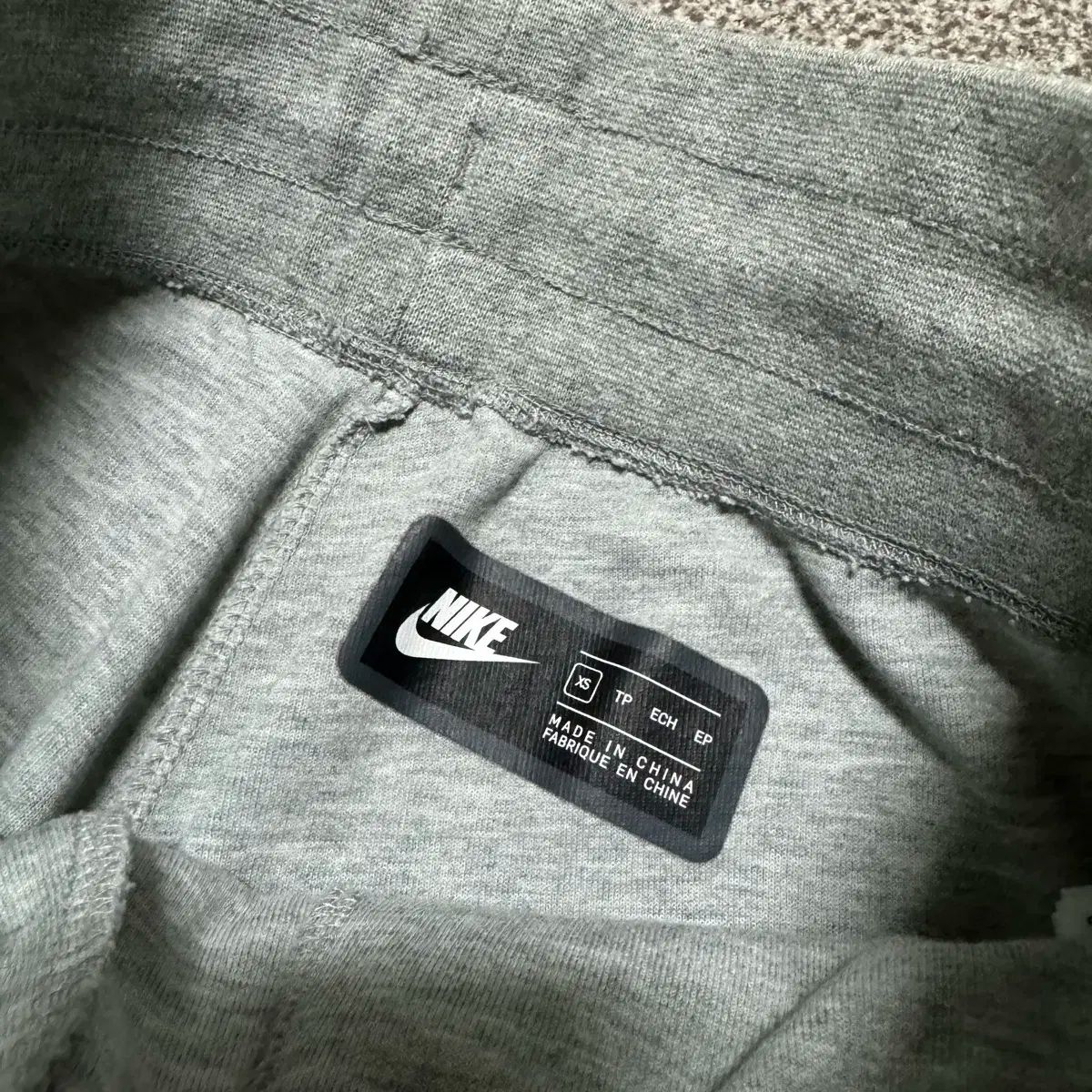 Xs NIKE(ナイキ) テックパック トレーニング パンツ - メルカリ