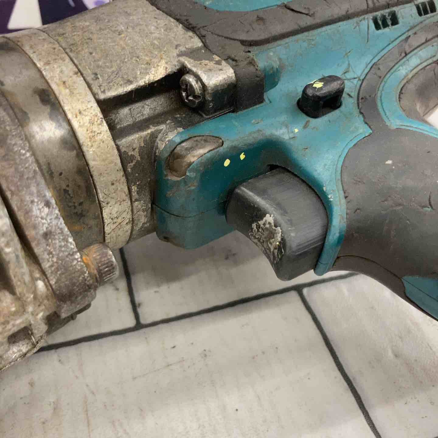 makita コードレス鉄筋カッター