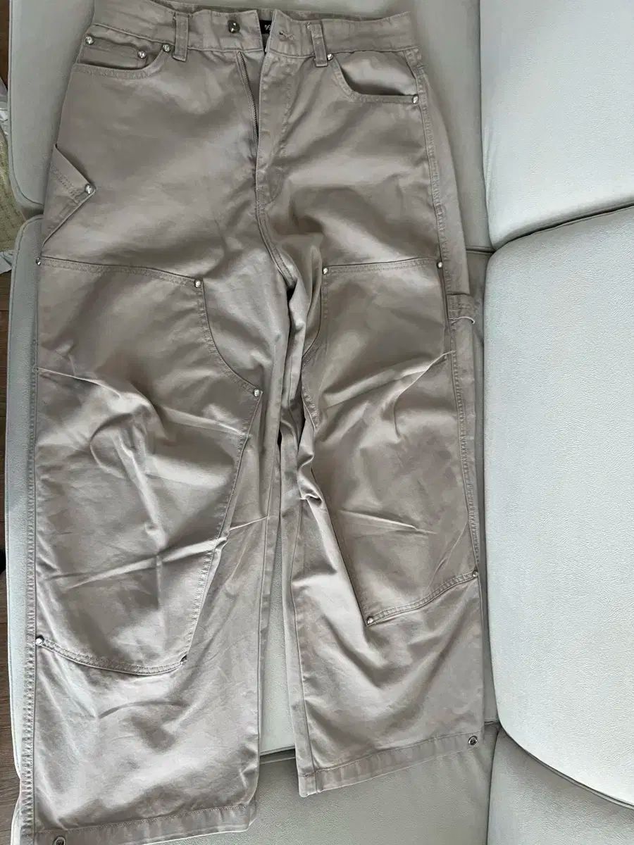 9999ブルーアーカイブ ブルアカ ダブルニー パンツ ベージュ