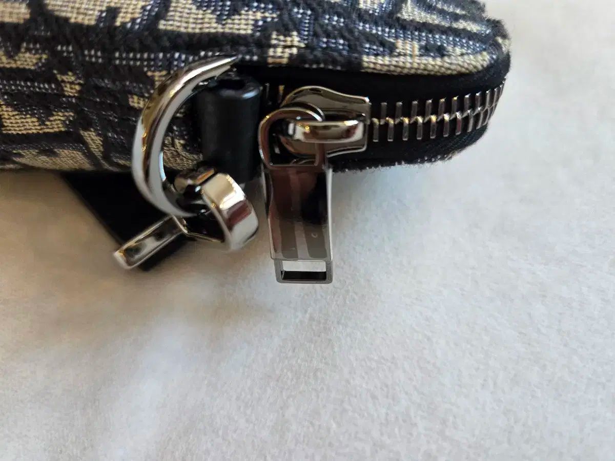 Dior(ディオール) オブリーク クラッチ - メルカリ