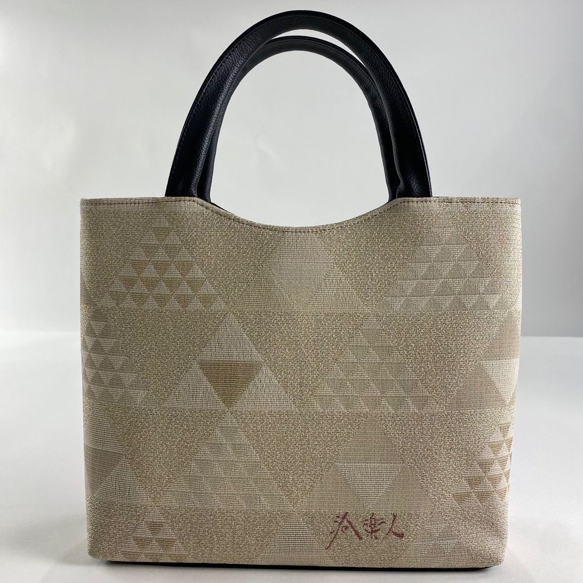 和装バッグ 美品 名品 カジュアル 洛楽人 鱗 金糸 ベージュ 和装