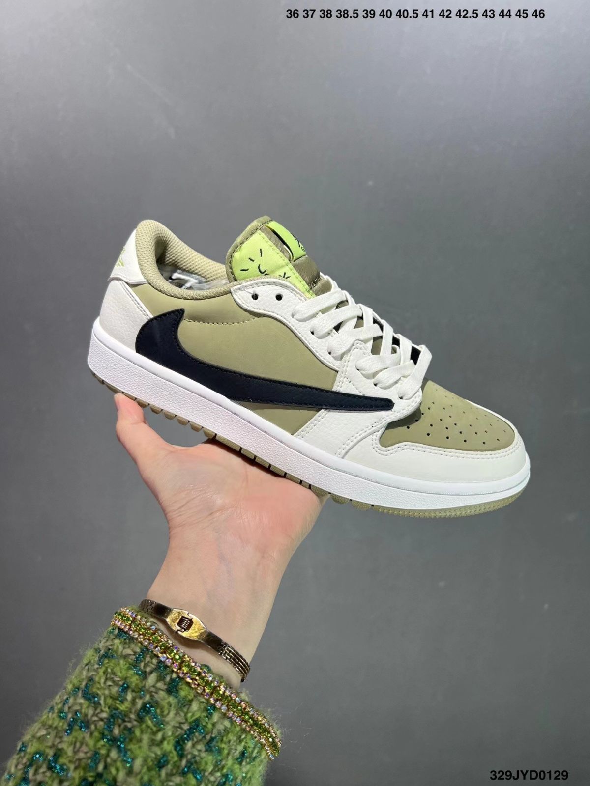 TRAVIS SCOTT × NIKE AJ1 LOW GOLF "OLIVE"