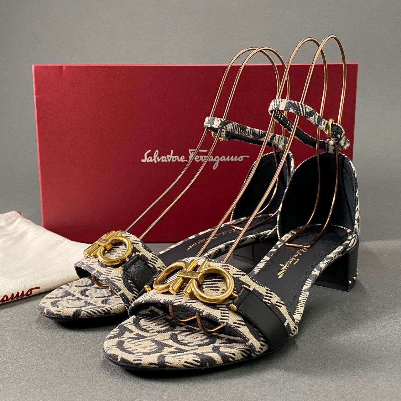 【初回限定】 美品【Salvatore Ferragamo】ガンチーニ ヒールサンダル/クロコ 繁く 靴