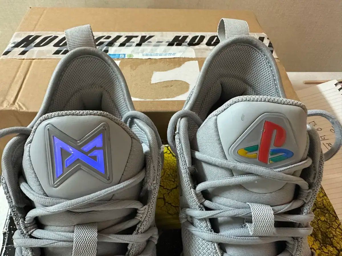 285 NIKE