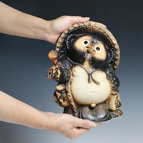 信楽焼 たぬき 置物 高さ26cm 陶器 8号開運狸 ta-0319 - メルカリ