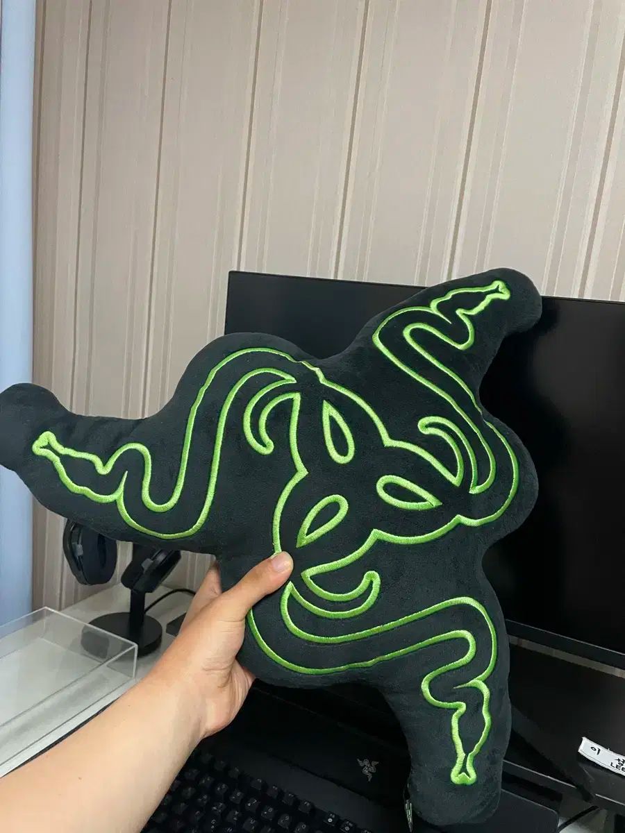 レーザー ゲーム クッション 販売 Razer レイザー Freyja HD ハプ