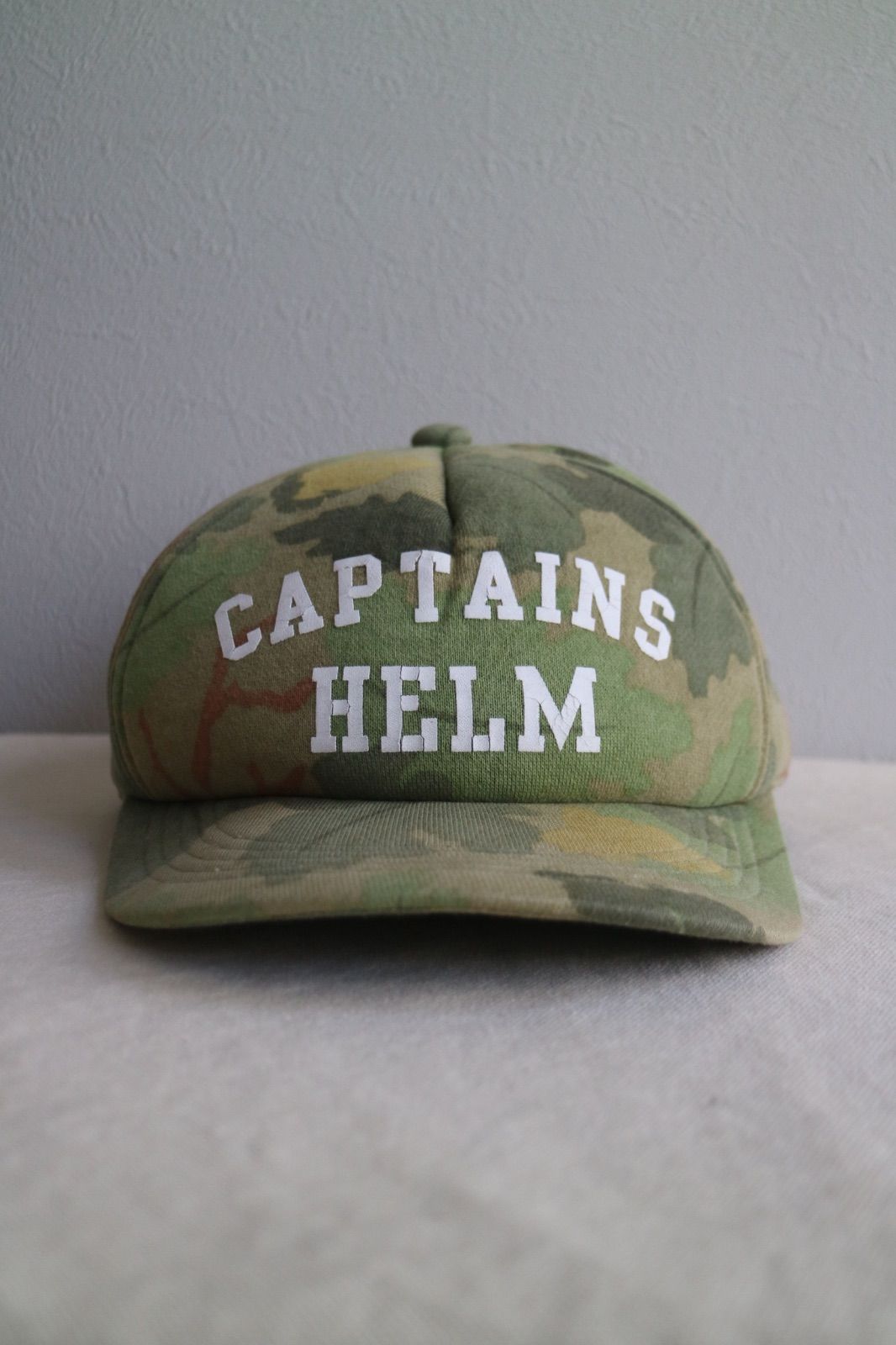 CAPTAINS HELM CAMO SWEAT CAP