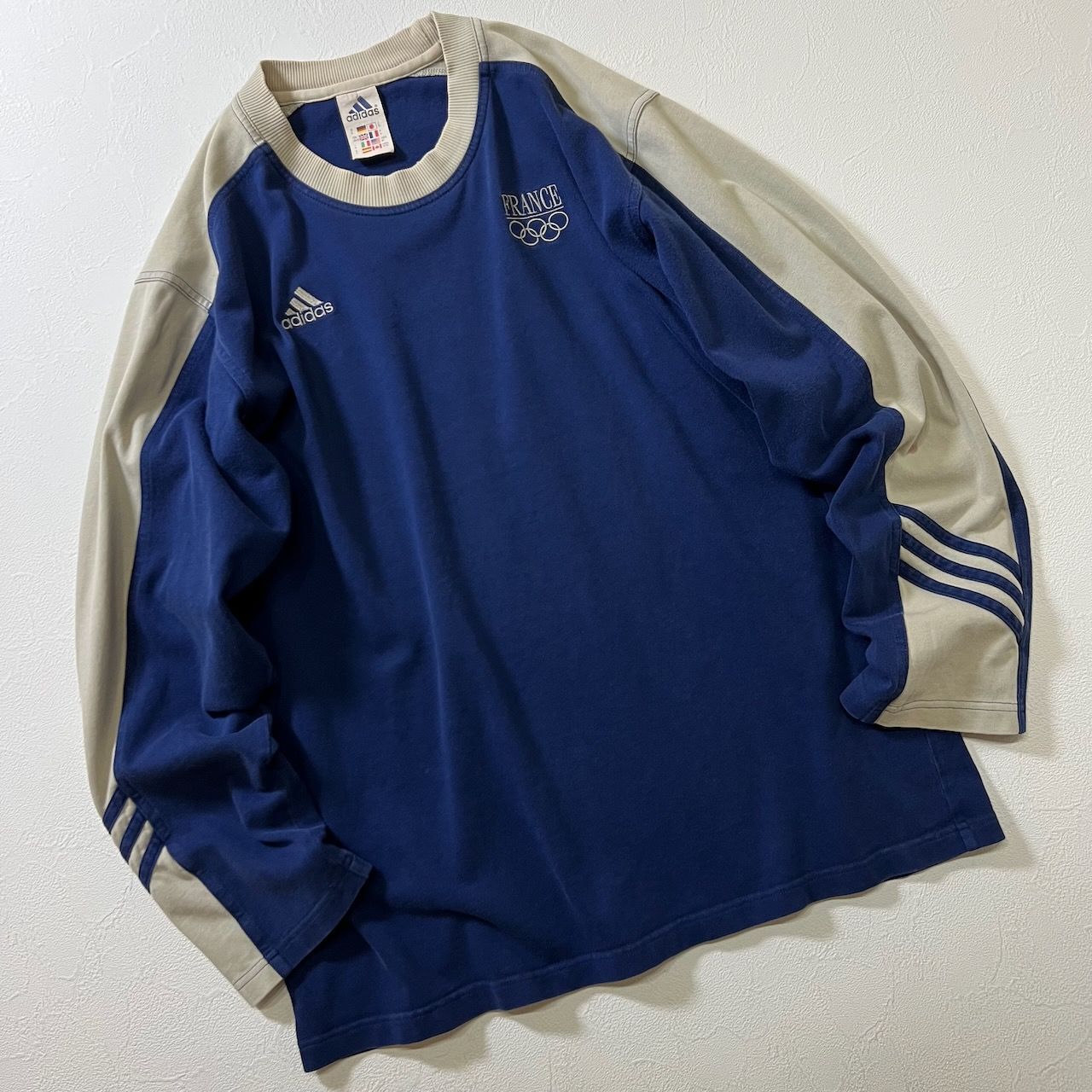 プルオーバー アディダス