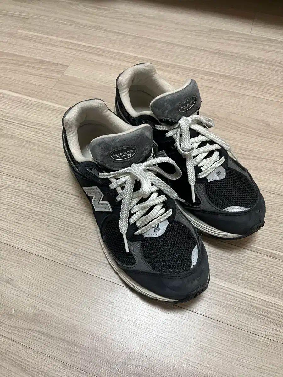 New Balance ニューバランス 2002 黒 265 サイズ