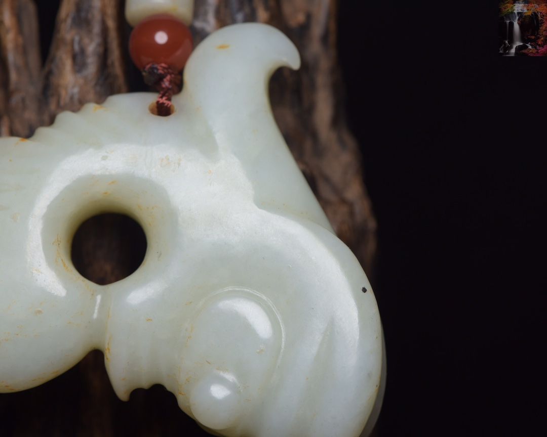 旧家蔵出し古玉 和田玉細密彫 高古件 透空彫 根付 裝身具 置物 賞物 古美術品 旧家蔵出し 和田玉細密彫 高古件 透空彫 玉豬龍 根付 置物 賞物