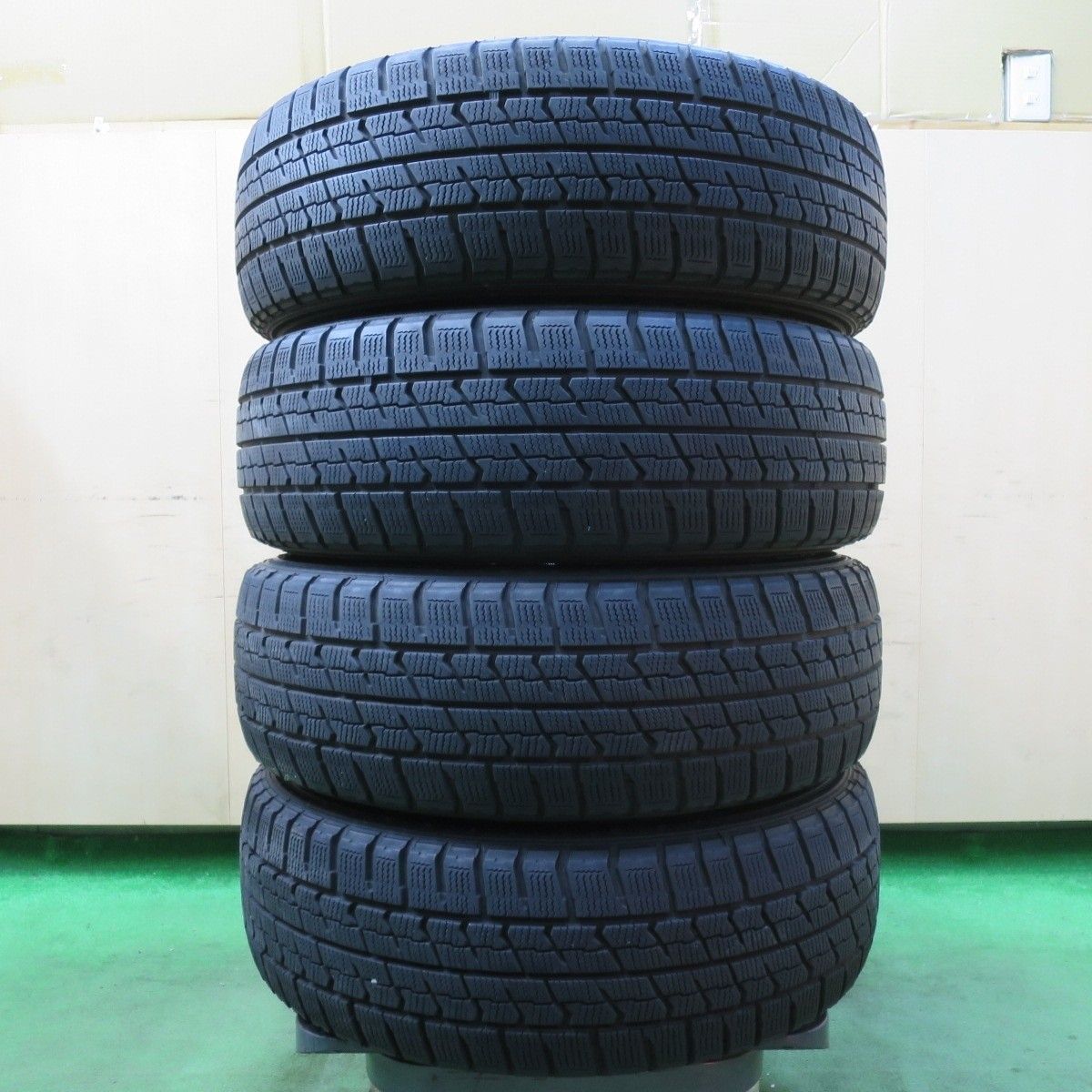バリ溝！8.5分☆スタッドレス 195/65R15 グッドイヤー アイスナビ ZEA2 