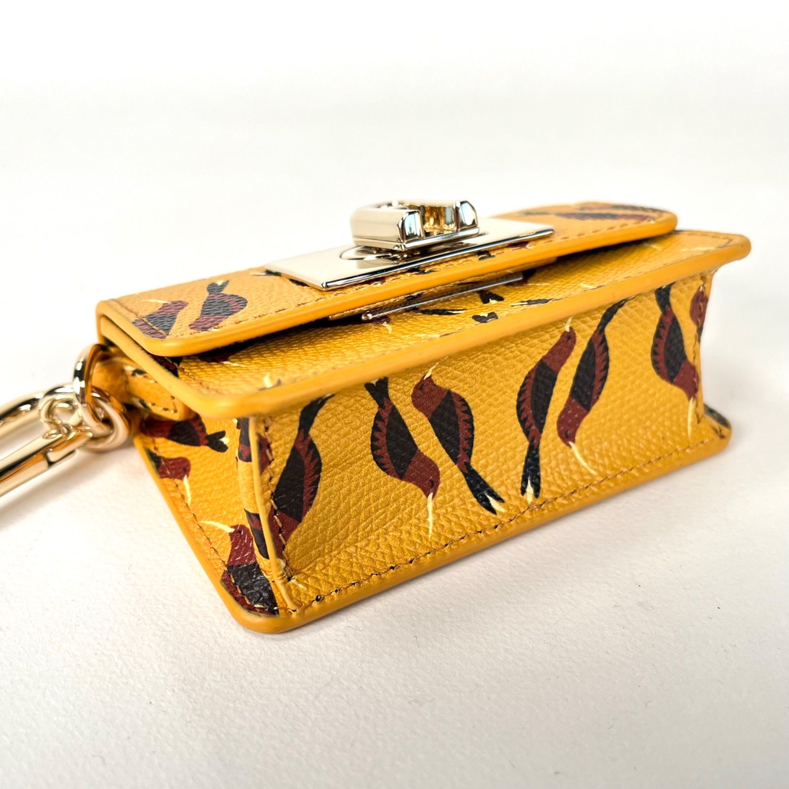 超美品 FURLA フルラ レザー バード イエロー カラビナ ポーチ