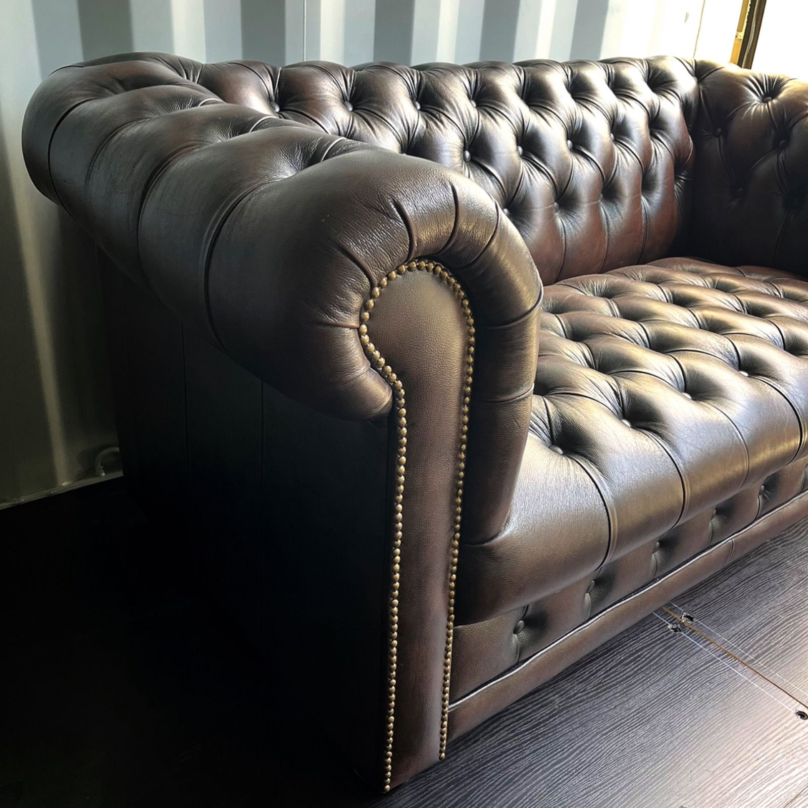 取付無料！総本革 おしゃれアンティークブラウンチェスターフィールド2Pソファ✨ 取付無料！総本革 おしゃれアンティークブラウンチェスター