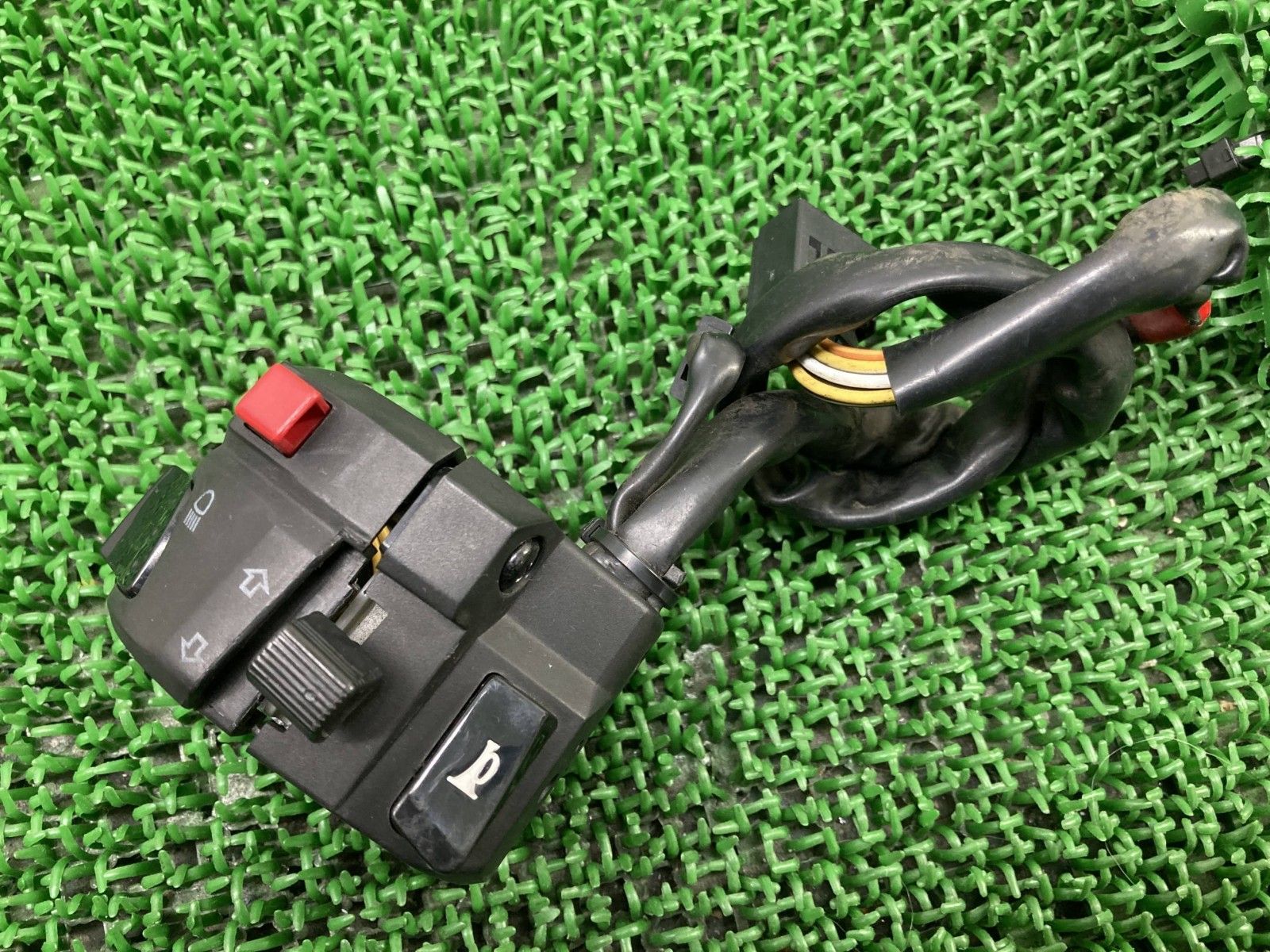 GSX250R ハンドルスイッチ 左 スズキ 純正 中古 DN11A Vストローム250
