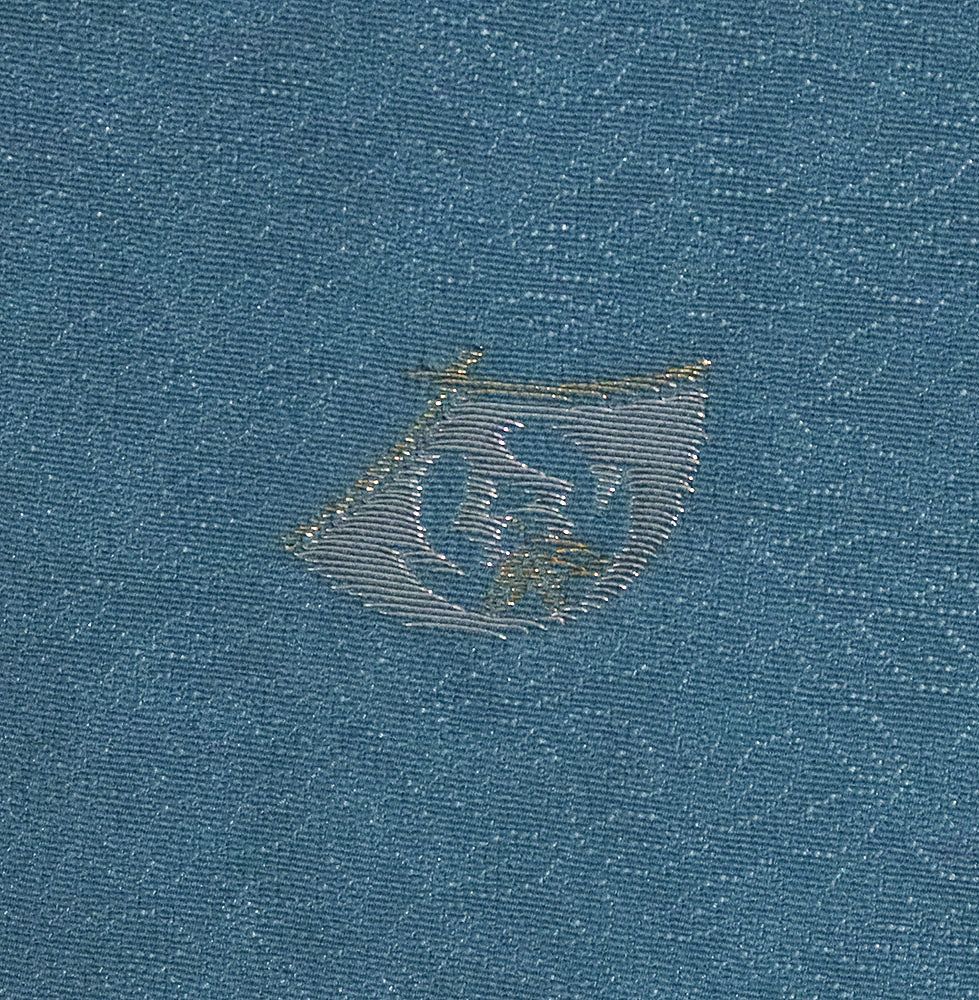 エメラルドグリーン