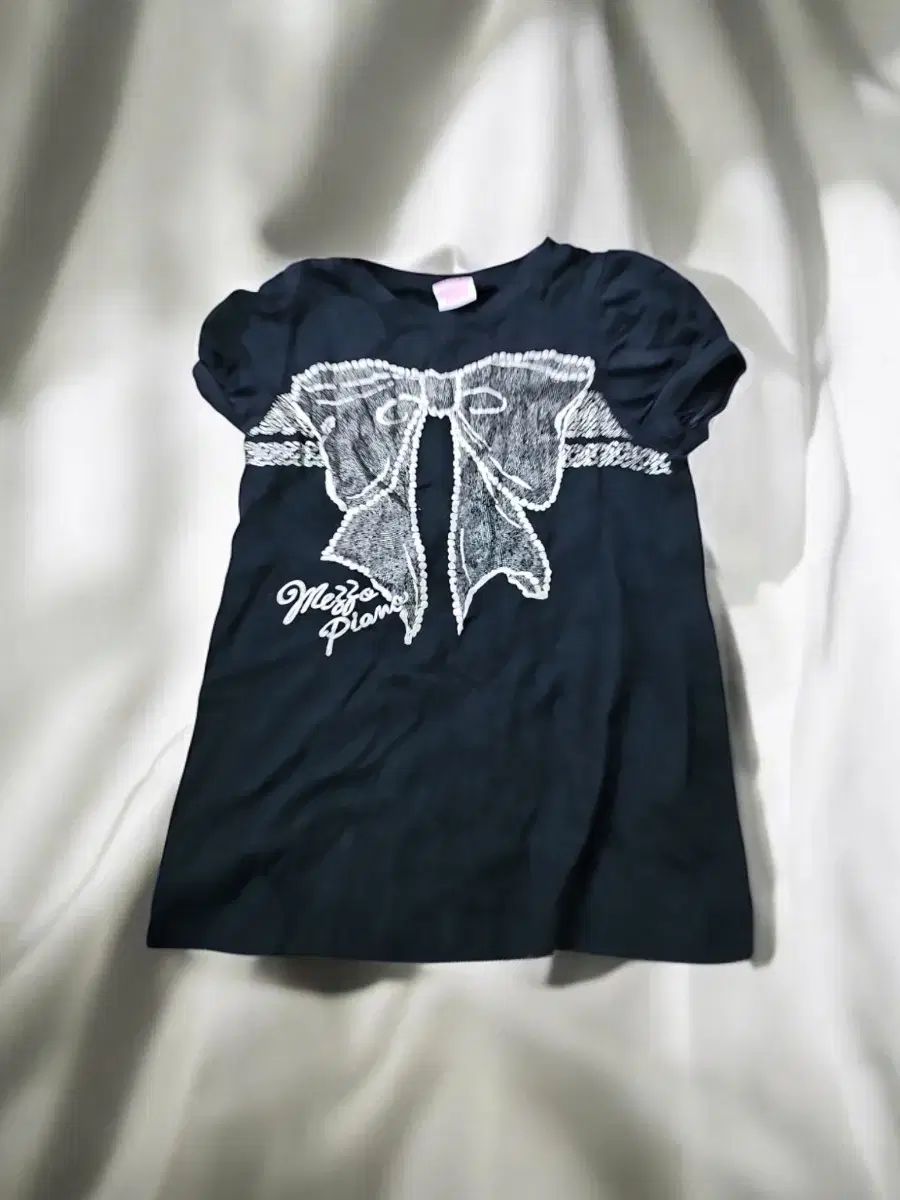 メゾピアノ シェルジュエリーアップリケ半袖Tシャツ 130 シェル