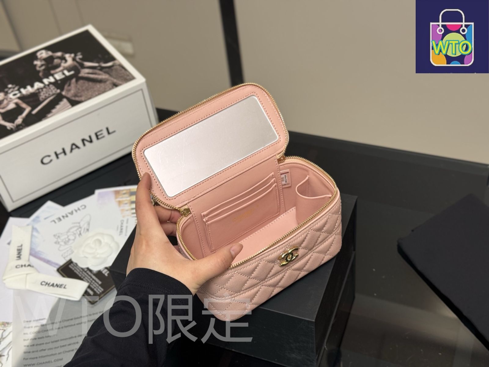 シャネルノベルティー木製トランク シャネルノベルティー木製トランク