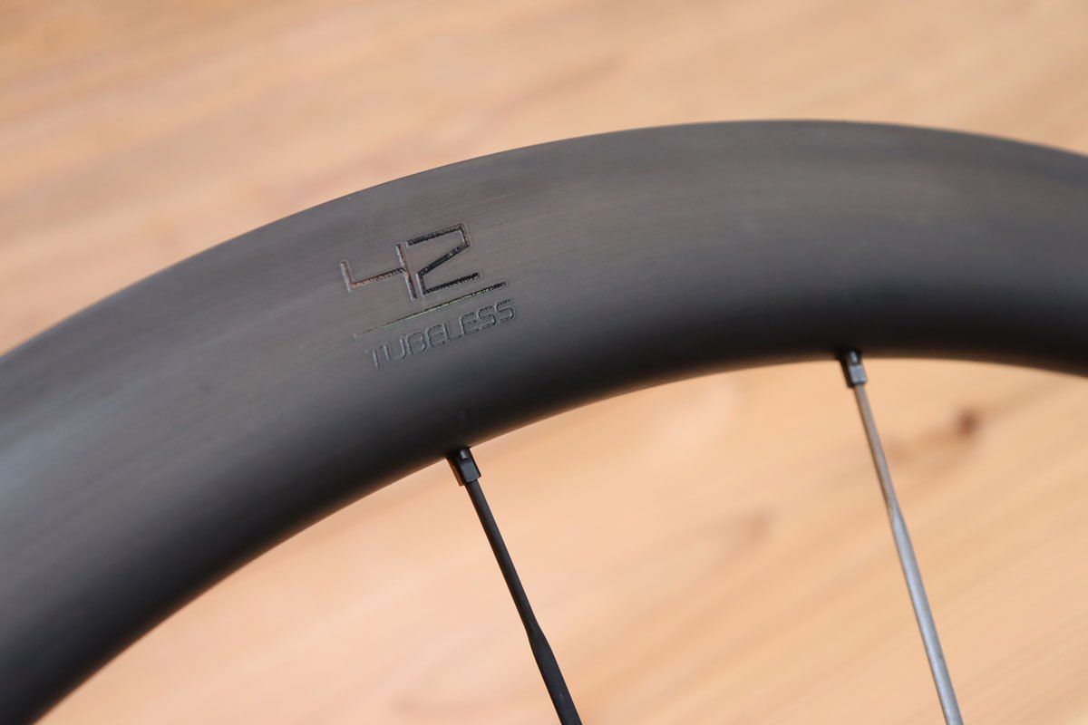 カデックス CADEX 42 チューブレス TUBELESS DISC カーボン ホイール