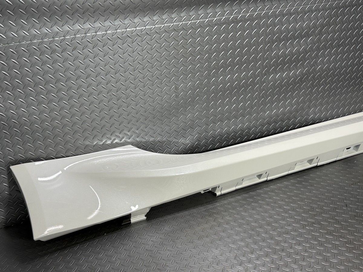 新車外し ZN8トヨタGR86 ZD8スバルBRZ 純正 サイドステップ右 白 K1X クリスタルホワイトパール 品番C190100410 96051CC000 25080019