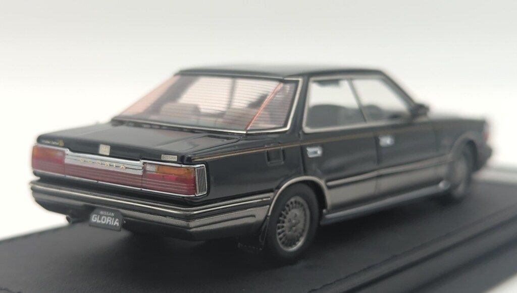 イグニッションxトミーテック 1/43 Nissan Gloria HT V20ターボ